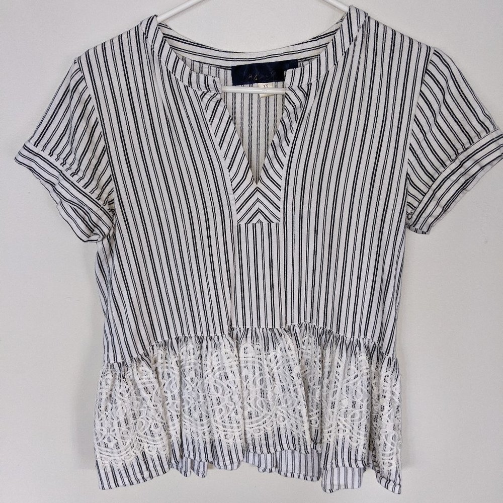 Beautiful Black & White top with lace
